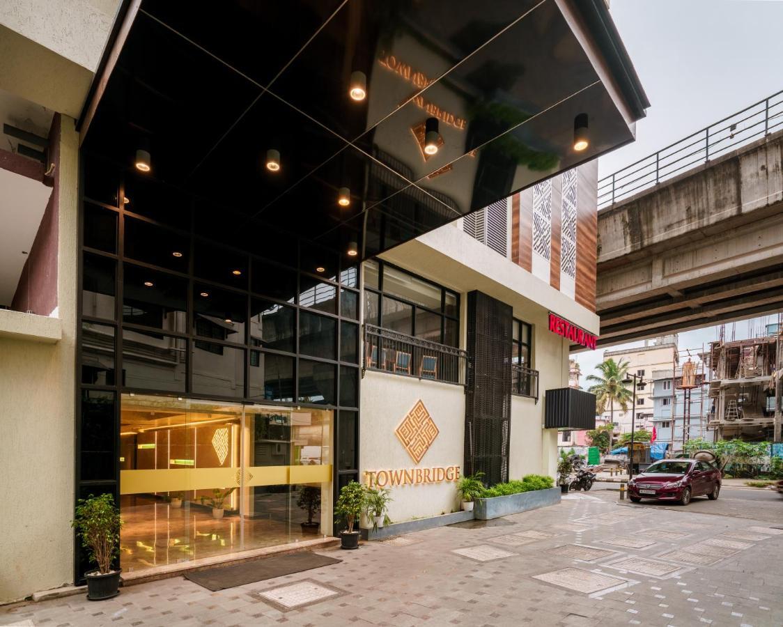 Townbridge Hotels & Suites Kochi エクステリア 写真