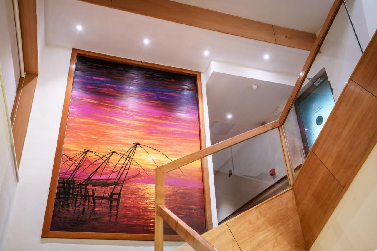 Townbridge Hotels & Suites Kochi エクステリア 写真