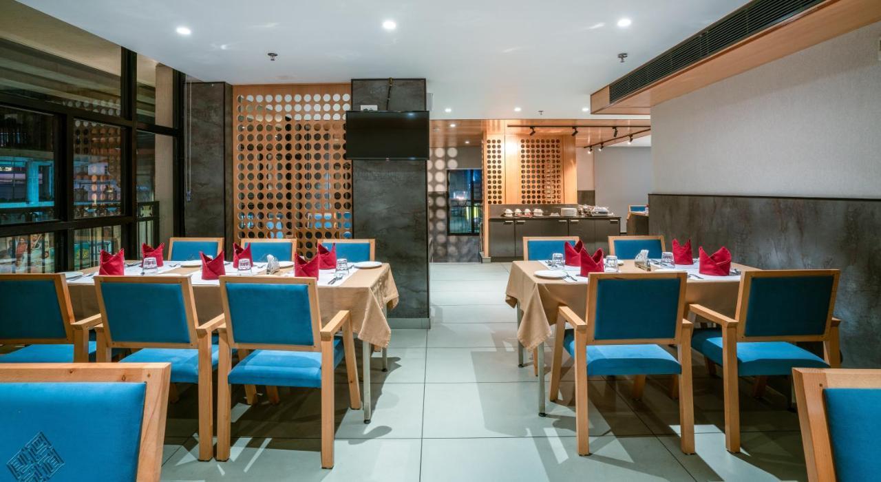 Townbridge Hotels & Suites Kochi エクステリア 写真