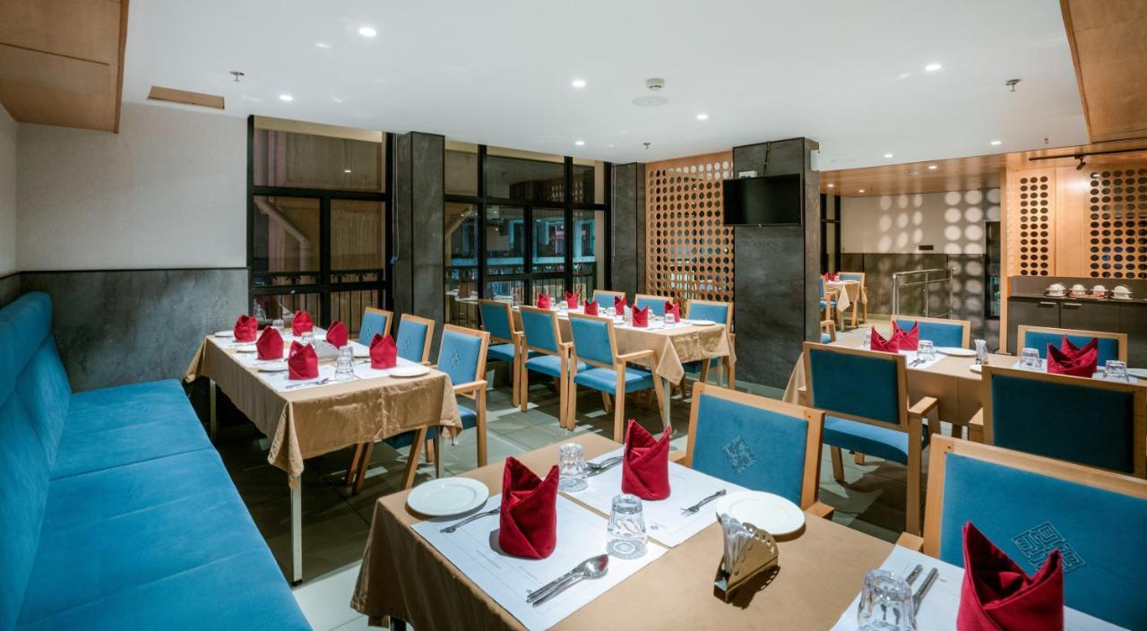 Townbridge Hotels & Suites Kochi エクステリア 写真