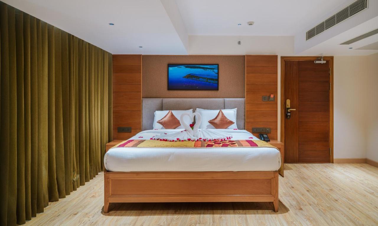 Townbridge Hotels & Suites Kochi エクステリア 写真