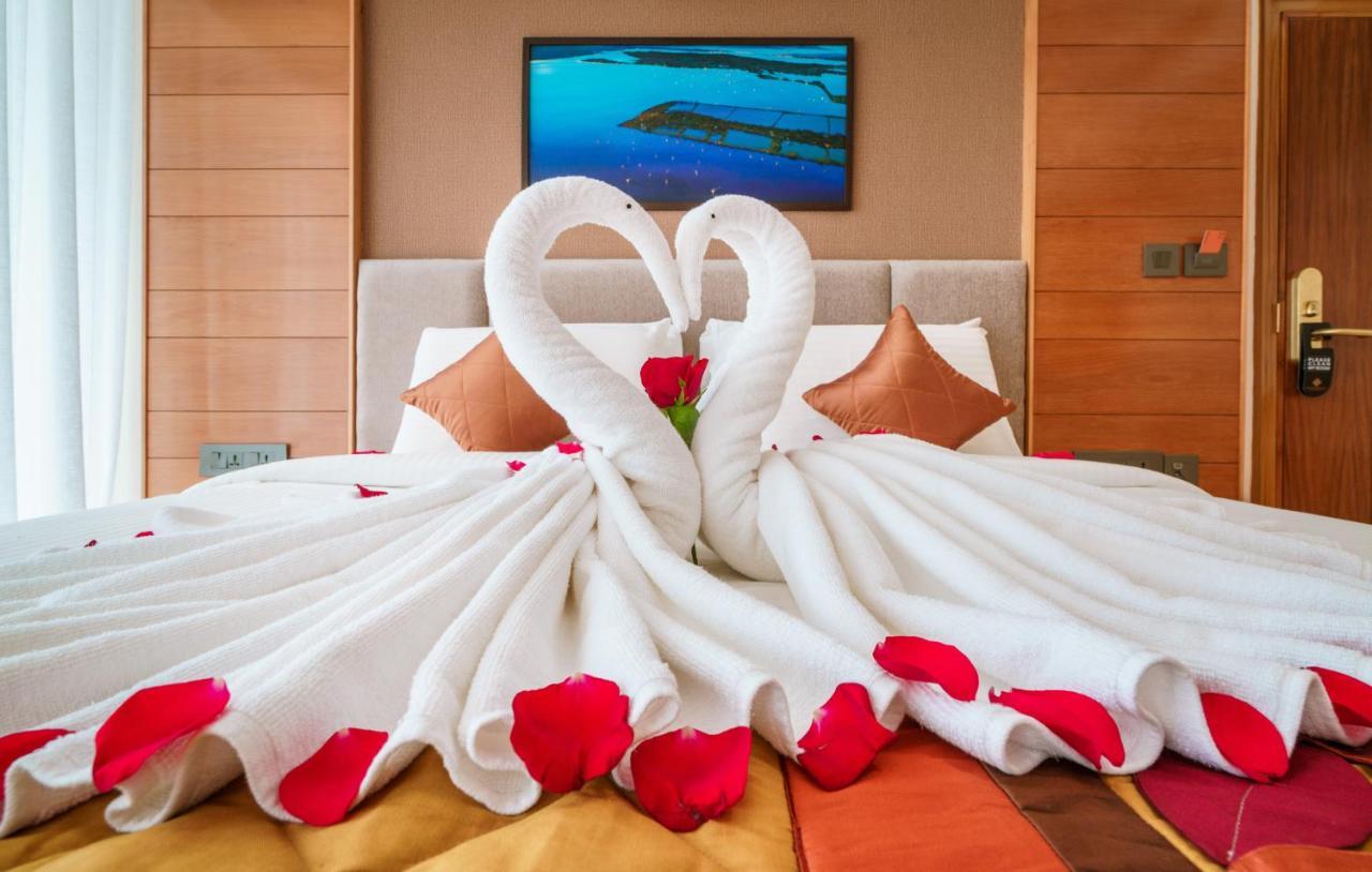 Townbridge Hotels & Suites Kochi エクステリア 写真