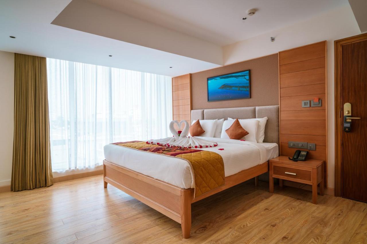 Townbridge Hotels & Suites Kochi エクステリア 写真