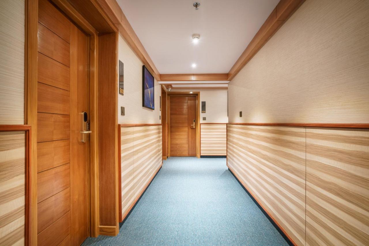 Townbridge Hotels & Suites Kochi エクステリア 写真
