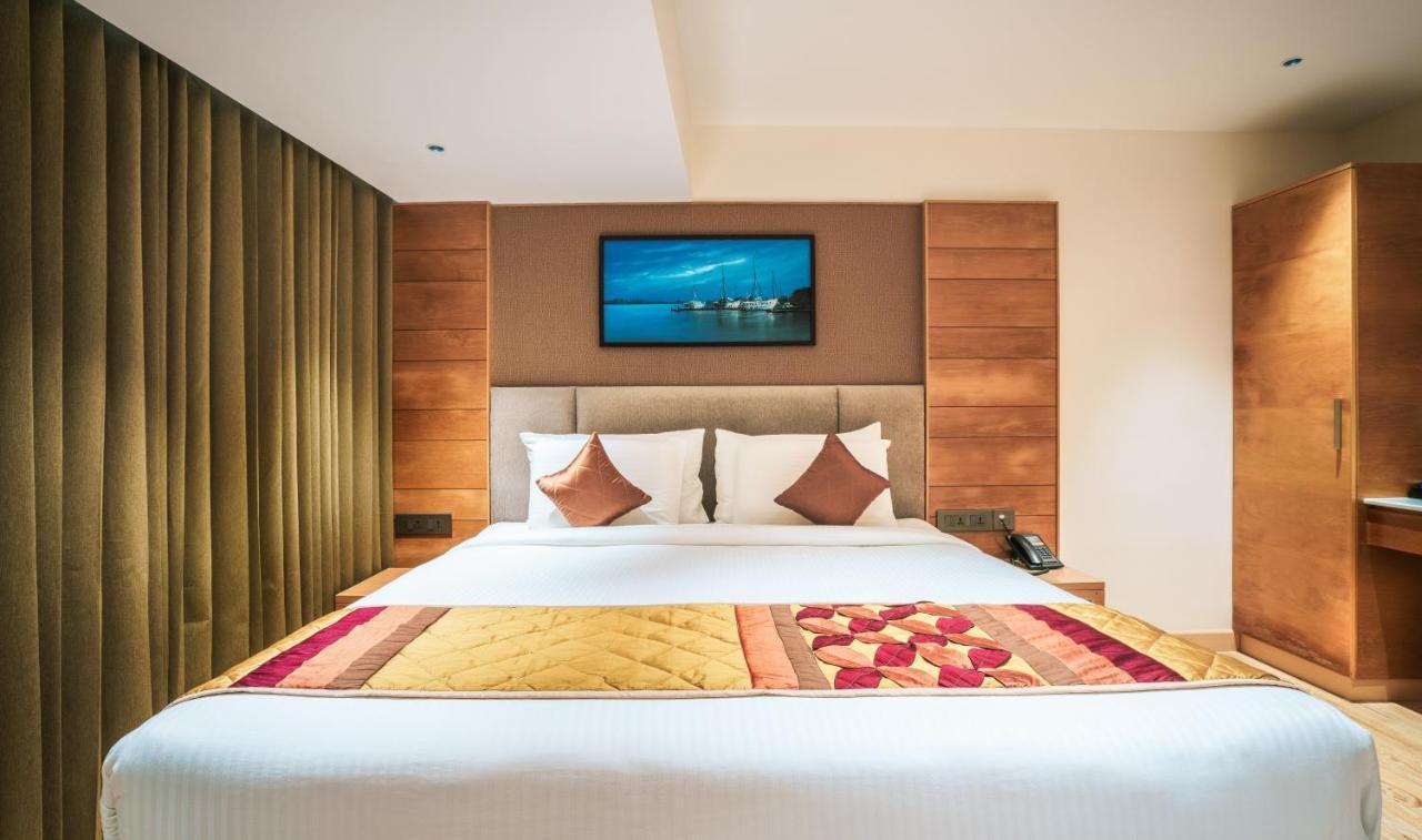 Townbridge Hotels & Suites Kochi エクステリア 写真