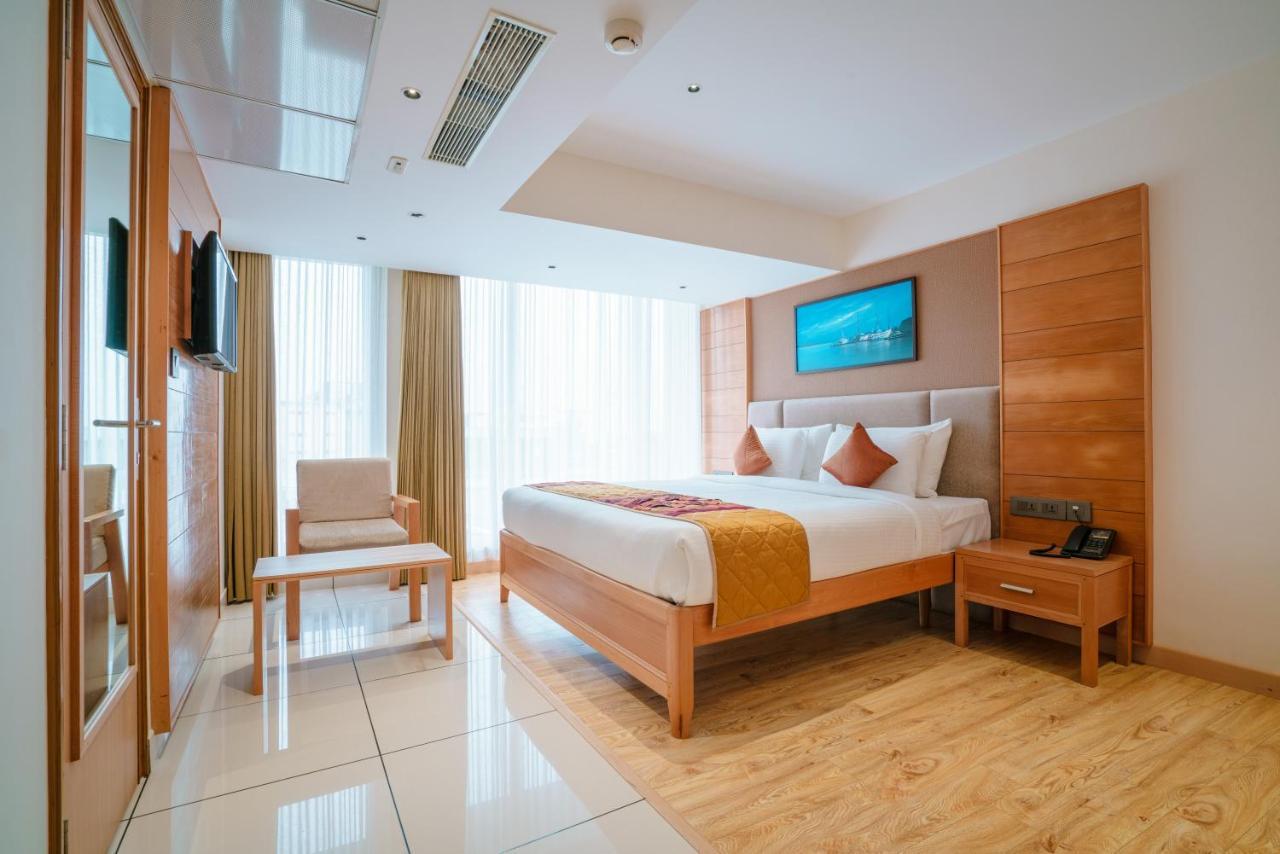 Townbridge Hotels & Suites Kochi エクステリア 写真