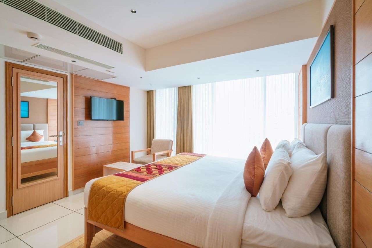 Townbridge Hotels & Suites Kochi エクステリア 写真