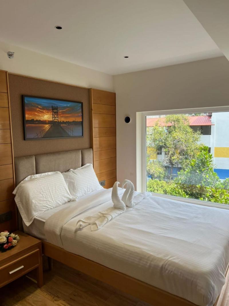 Townbridge Hotels & Suites Kochi エクステリア 写真