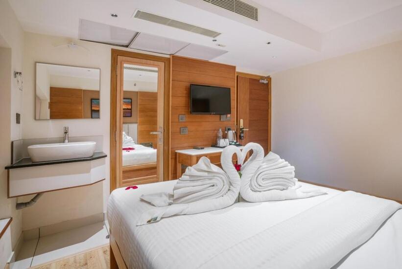Townbridge Hotels & Suites Kochi エクステリア 写真